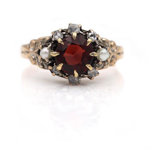 January Birthstone: The Allure of a Garnet Ring