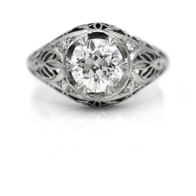 Pros and Cons of Buying Antique Engagement Rings 
– Vintage Diamond Ring