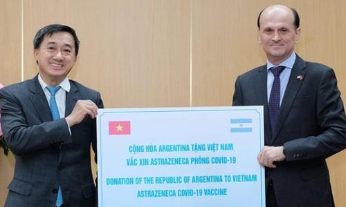 Việt Nam tiếp nhận 500.000 liều vắc xin AstraZeneca từ Chính phủ Argentina