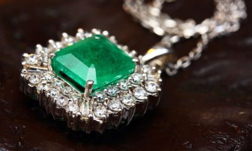 What Color is Emerald? – The Diamond Reserve