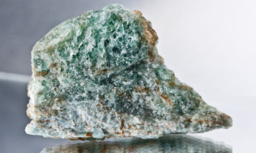 Guide to Green Apatite Meaning and Uses
